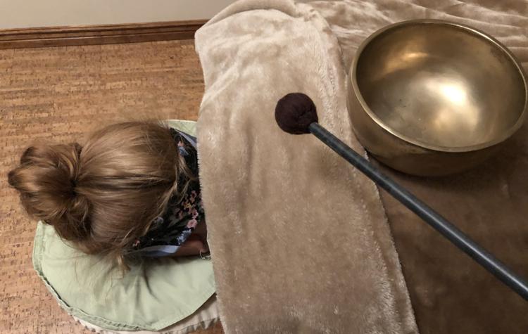 Linda Kilpela is a Certified Raindrop Technique Specialist